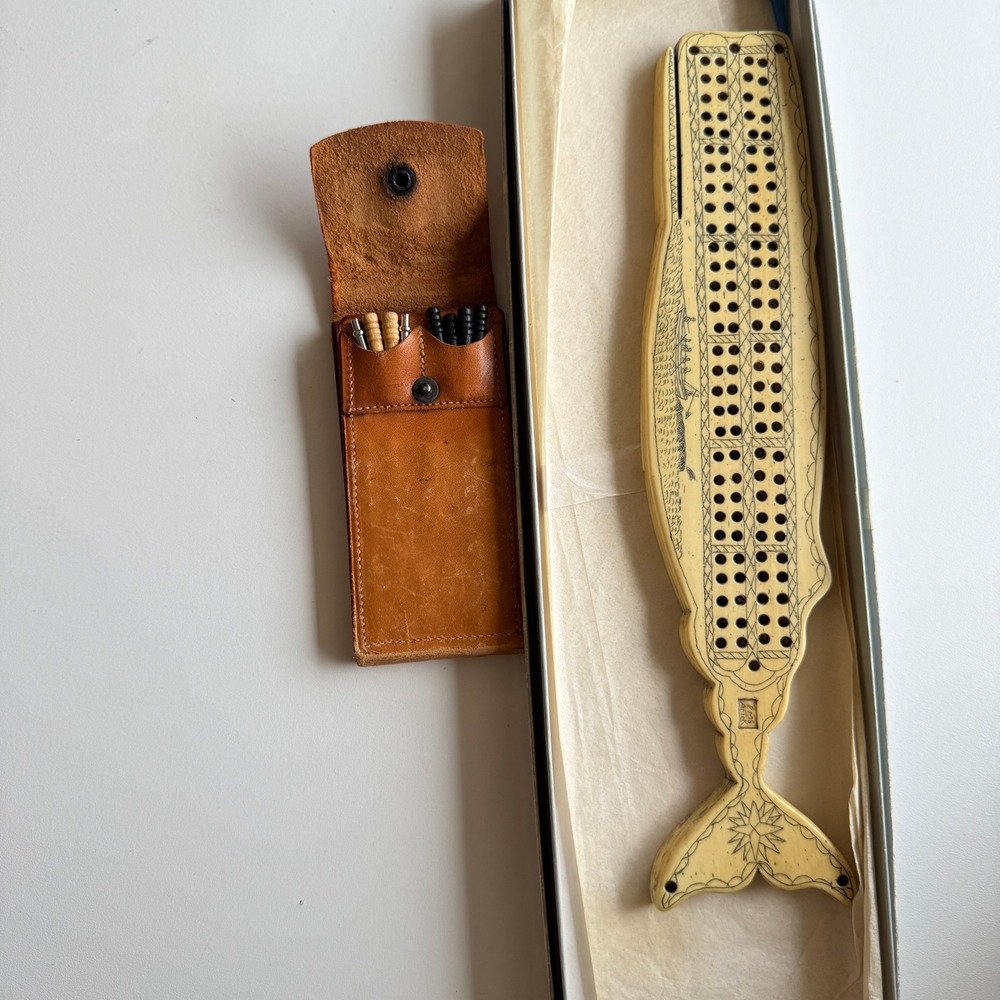 Vintage PMS ArTek Faux Scrimshaw Whale Cribbage Board with Leather Case Pegs
